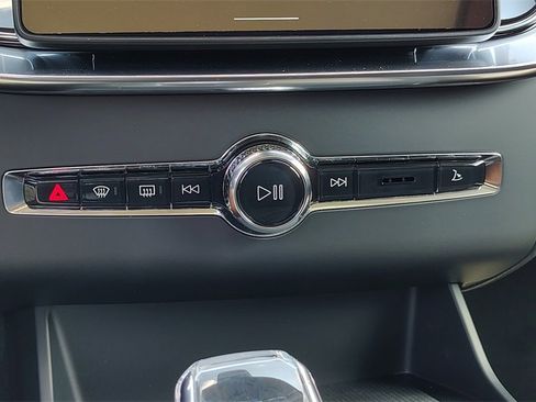 New 2026 Volvo XC90 B6 Plus w/ Protection Package Premier image 26