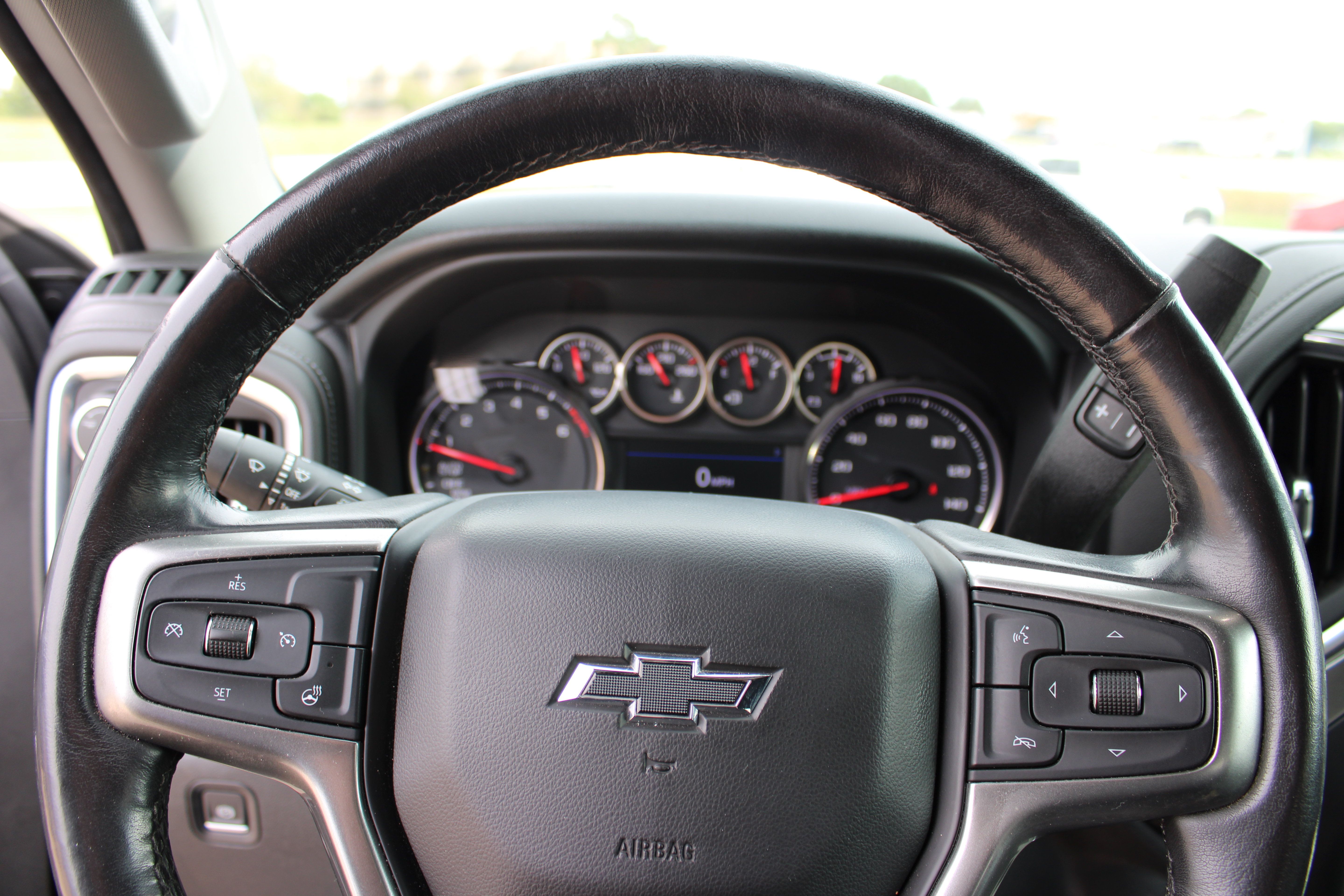 Used 2020 Chevrolet Silverado 1500 LT Trail Boss w/ Midnight Edition AWD/4WD image 10
