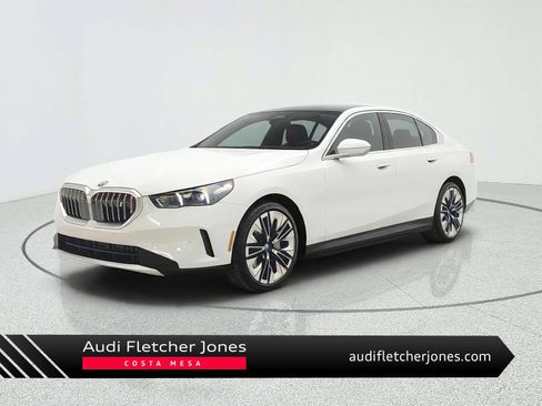 Used 2025 BMW i5 xDrive40 w/ Premium Package AWD/4WD image 1
