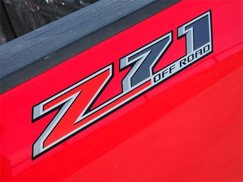 Used 2017 Chevrolet Colorado Z71 image 13