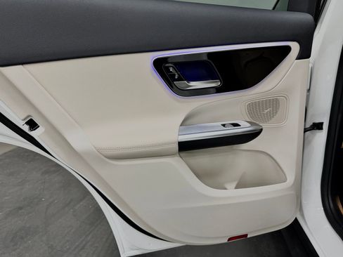 Used 2026 Mercedes-Benz GLC 300 image 37