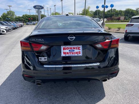 Used 2023 Nissan Altima 2.5 SR w/ SR Premium Package FWD image 5