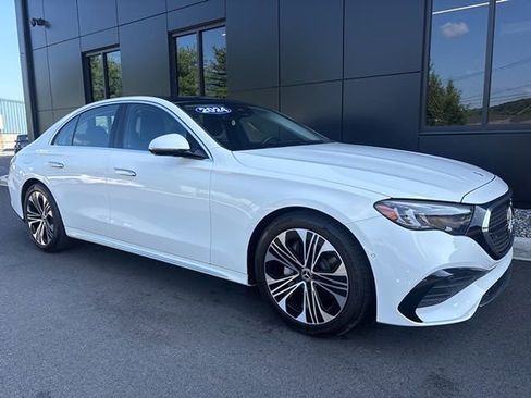 Used 2024 Mercedes-Benz E 350 4MATIC Sedan image 7