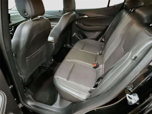 Used 2025 Buick Encore GX Preferred AWD/4WD image 5
