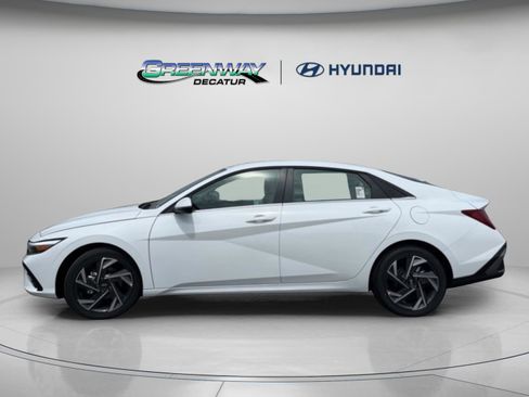 New 2025 Hyundai Elantra Limited image 5