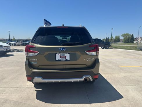 Used 2023 Subaru Forester Touring AWD/4WD image 6