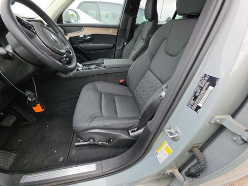 Used 2025 Volvo XC90 B6 Plus AWD/4WD image 3