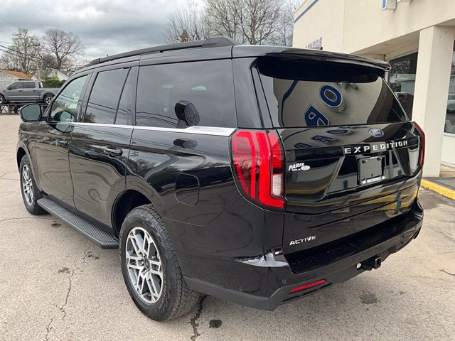 Used 2025 Ford Expedition Active AWD/4WD image 8
