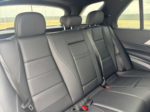 Used 2025 Mercedes-Benz GLE 350 4MATIC image 21