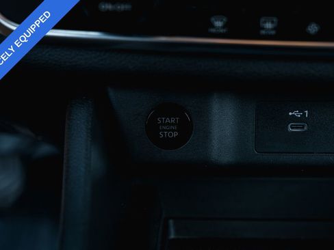 Used 2024 Nissan Rogue SV FWD image 18