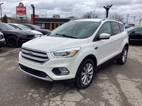 Used 2017 Ford Escape Titanium image 31