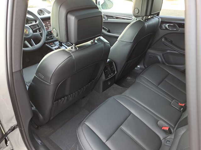 Used 2026 Porsche Macan AWD/4WD image 20