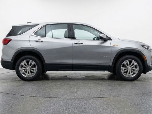 Used 2025 Chevrolet Equinox LT FWD image 11