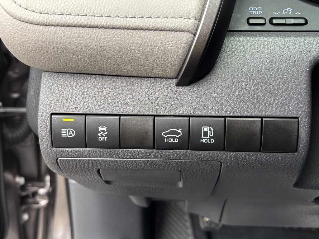 Used 2022 Toyota Camry LE FWD image 28