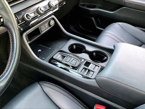 Used 2023 Honda Pilot TrailSport image 15