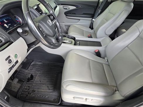 Used 2020 Honda Pilot Touring image 6