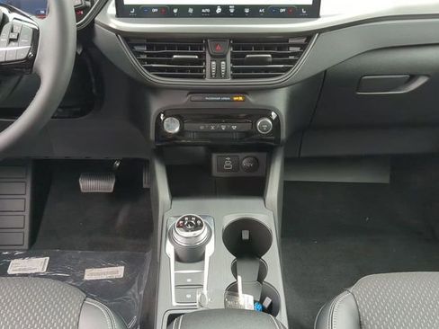 Used 2024 Ford Escape SE image 17