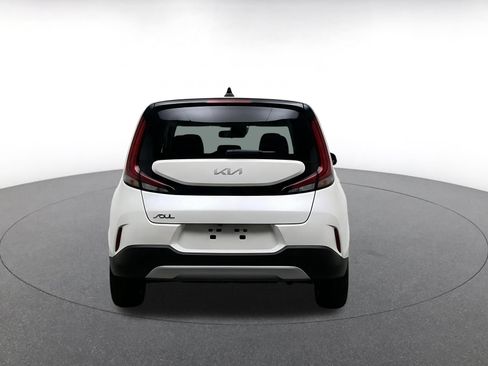 Used 2025 Kia Soul LX w/ LX Technology Package FWD image 6
