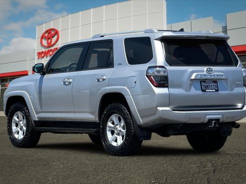 Certified 2016 Toyota 4Runner SR5 AWD/4WD image 5