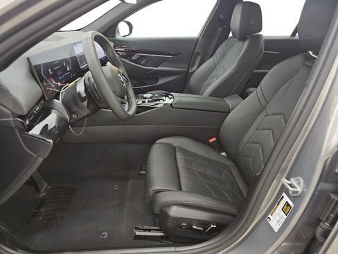 Certified 2026 BMW 530i image 7