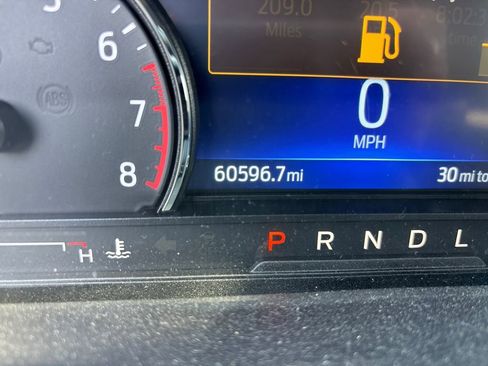 Used 2022 Ford Explorer XLT w/ Equipment Group 202A image 9