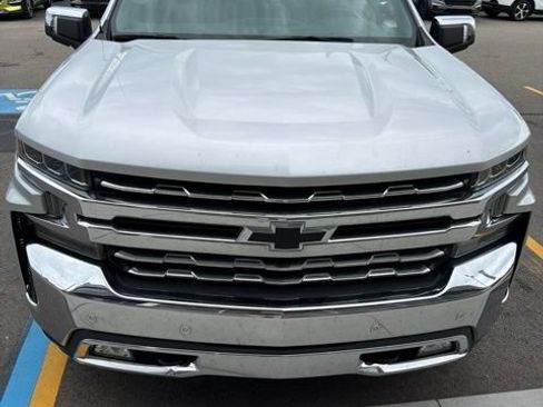 Used 2020 Chevrolet Silverado 1500 LTZ AWD/4WD image 2