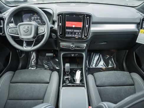 New 2026 Volvo XC40 B5 Ultra w/ Climate Package AWD/4WD image 21