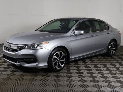 Used 2017 Honda Accord EX-L image 5