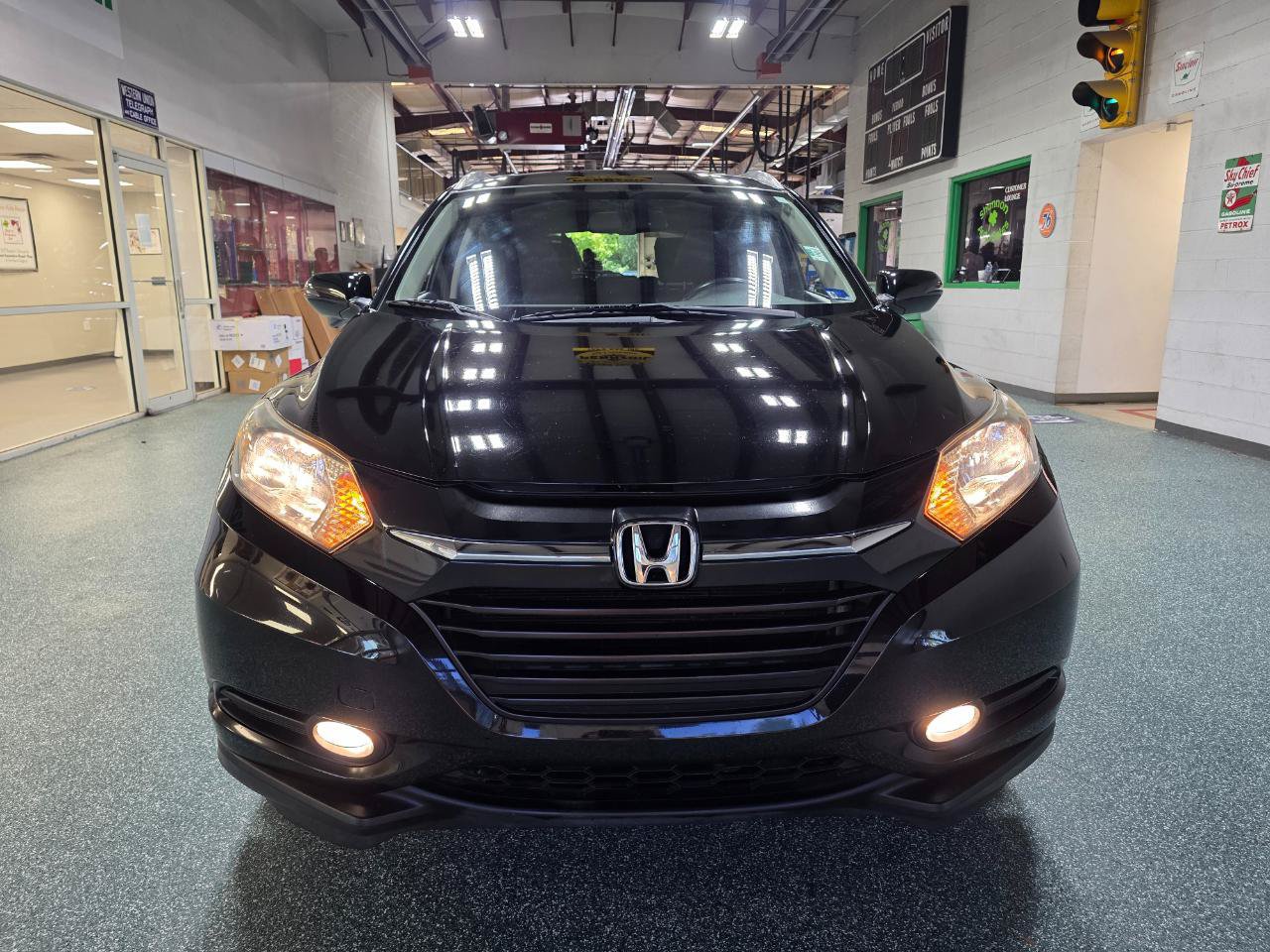 Used 2017 Honda HR-V EX-L image 3