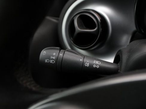 Used 2016 smart fortwo passion image 12