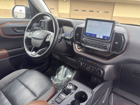 Used 2022 Ford Bronco Sport Outer Banks w/ Tech Package AWD/4WD image 18