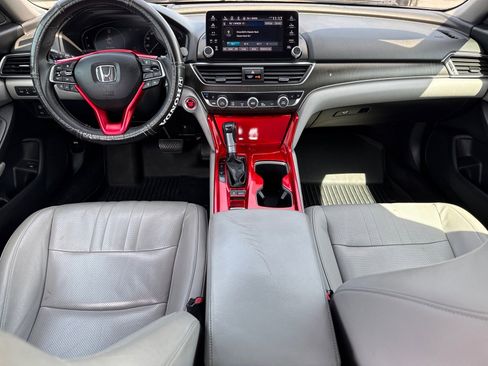 Used 2018 Honda Accord Touring image 13