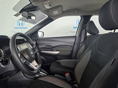 Used 2020 Nissan Kicks SV FWD image 10