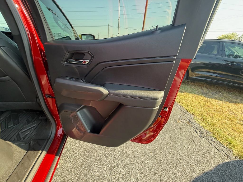 Used 2024 Chevrolet Colorado LT w/ LT Convenience Package III RWD image 19