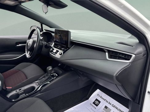 Certified 2024 Toyota Corolla SE image 32