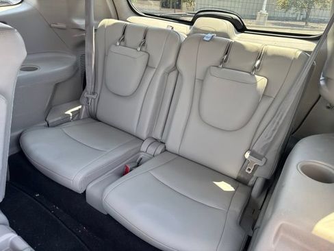 Used 2012 Toyota Highlander SE w/ Tow Pkg AWD/4WD image 30