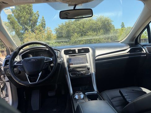 Used 2018 Ford Fusion Energi SE FWD image 11