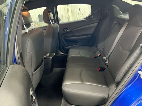 Used 2013 Dodge Avenger SE image 21