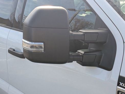 Used 2025 Ford F250 XLT image 10