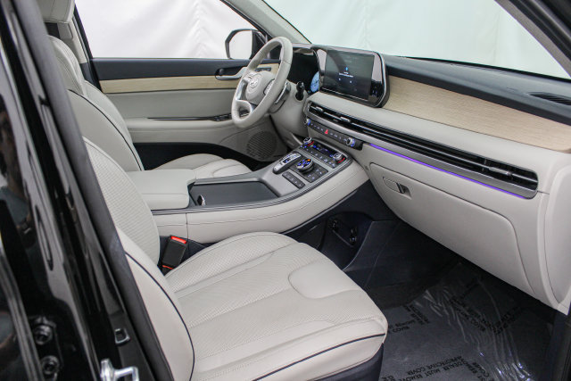 Used 2024 Hyundai Palisade Limited AWD/4WD image 18