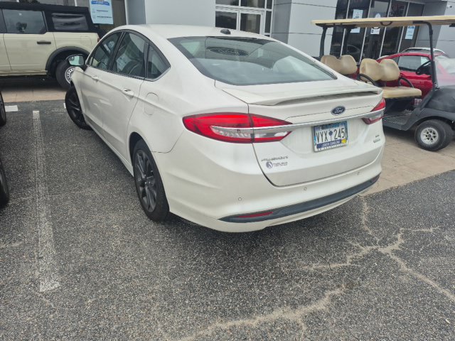 Used 2018 Ford Fusion SE w/ Equipment Group 201A FWD image 5