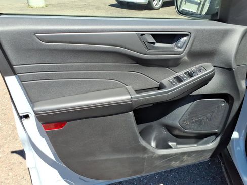 Used 2025 Ford Escape Active AWD/4WD image 11