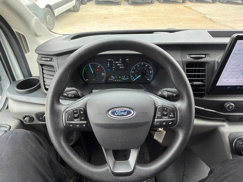 Used 2023 Ford E-Transit Medium Roof RWD image 11