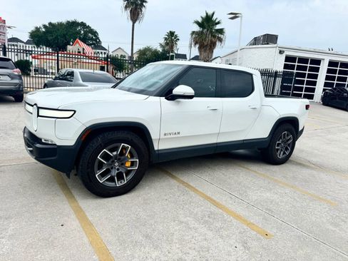 Used 2022 Rivian R1T Launch Edition image 3