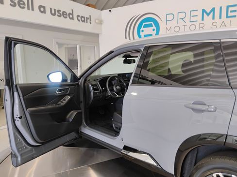 Used 2024 Nissan Rogue Platinum w/ Platinum Premium Package FWD image 40