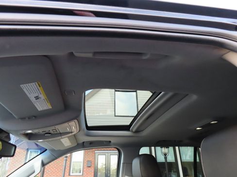 Used 2019 GMC Yukon SLT w/ Premium Edition image 35