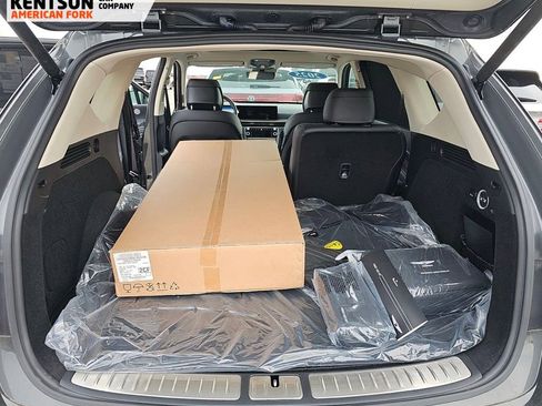 Used 2025 Genesis GV80 2.5T Select image 11