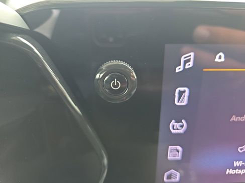 Used 2025 Chevrolet Trax LT w/ LT Convenience Package image 15