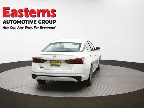 Used 2025 Nissan Altima 2.5 SV FWD image 38