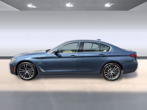 Certified 2023 BMW 530e xDrive w/ Convenience Package AWD/4WD image 2
